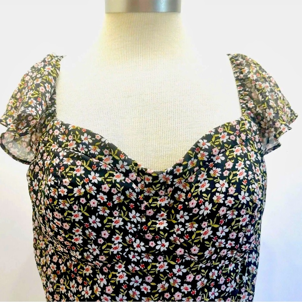 ✨ Elegant Lily Rose V-neck Lined Floral Dress ✨